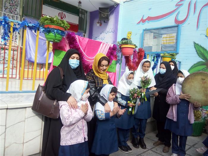تجلیل از پرستاران توسط سفیران سلامت دبستان دخترانه مهاد صغیر به مناسبت تولد حضرت زینب ( س) و روز پرستار