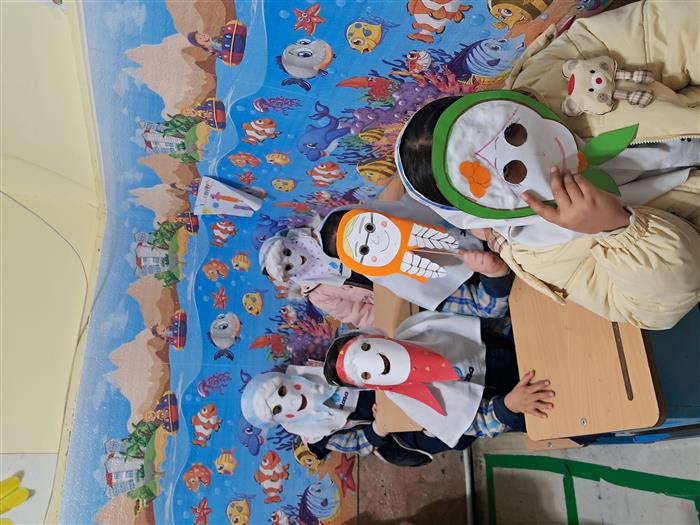 آشنایی با افراد فامیل و احترام به بزرگترها(مادربزگ)