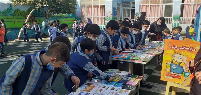 هفته کتاب و کتابخوانی در مدرسه مهاد عسگریه