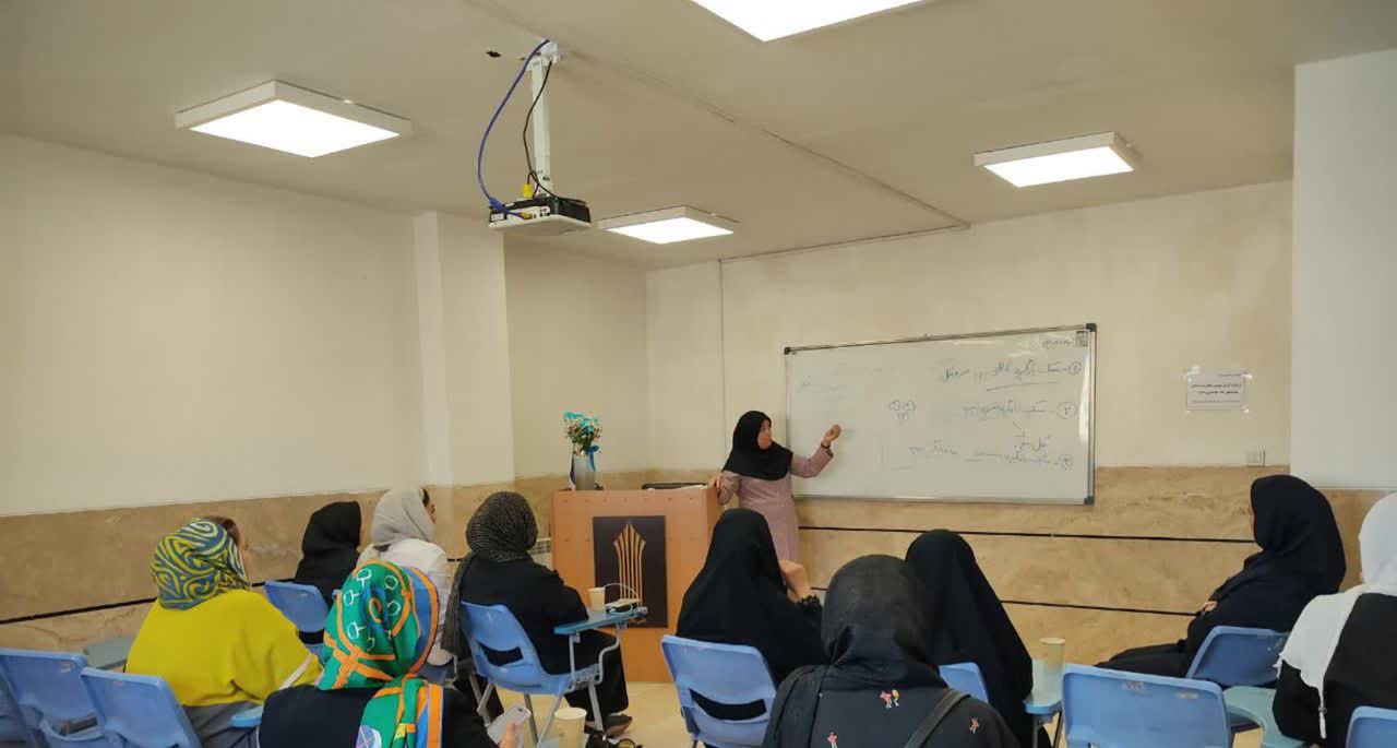 کارگاه بوی ماه مهر ویژه اولیای کلاس اول
