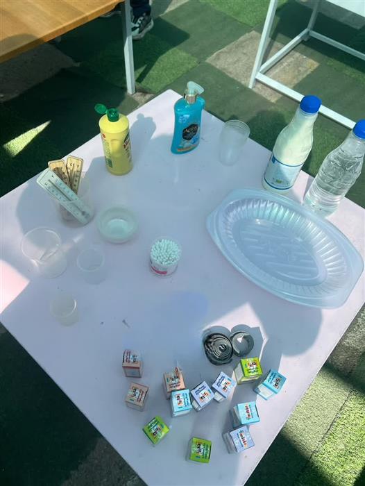 لذت علوم (آزمایش جادوب رنگ‌ها ) آزمایشی بسیار زیبا ، مهیج و جالب توسط دانشمندان کوچک کلاس دوم ابتدا هر گروه آزمایش را انجام می‌دهد سپس توسط آموزگار انجام می‌شود و دانشمندان کوچک به درستی و نادرستی انجام آزمایش خود پی می‌برند😊